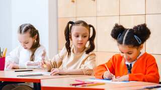 Worrying trend in Switzerland: 11-year-old kids wear diapers to school as teachers remain concerned