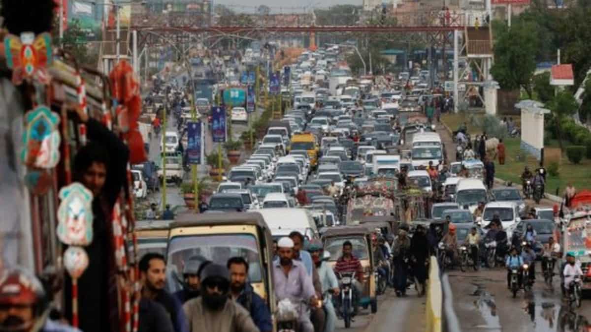 Pakistan's Karachi city to stop import of eatables, drinks due to lack of dollars