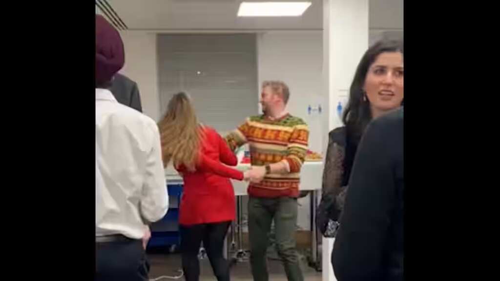 UK: Tory members were called for ‘Jingle and Mingle’ party during Covid lockdown, shows invitation