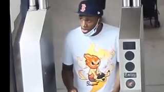 US: Man slashes three women's legs from behind in New York