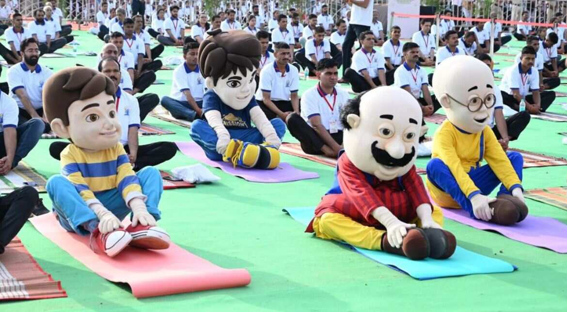 Toons celebrate International Yoga Day with #YogaSeHiHoga campaign Toons celebrate International Yoga Day with #YogaSeHiHoga campaign
