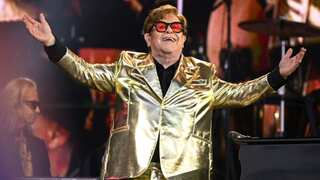 Elton John gives update on his eye infection, says it's been 'distressing'