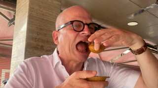 Norwegian ambassador becomes 'proper dilliwalla' as he tries golgappas