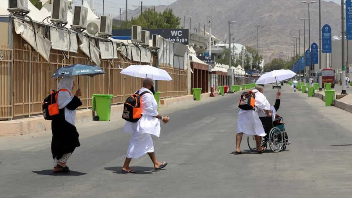 Hajj 2023: Over 2,000 suffer heatstroke as temperatures reach nearly 50C Hajj 2023: Over 2,000 suffer heatstroke as temperatures reach nearly 50C