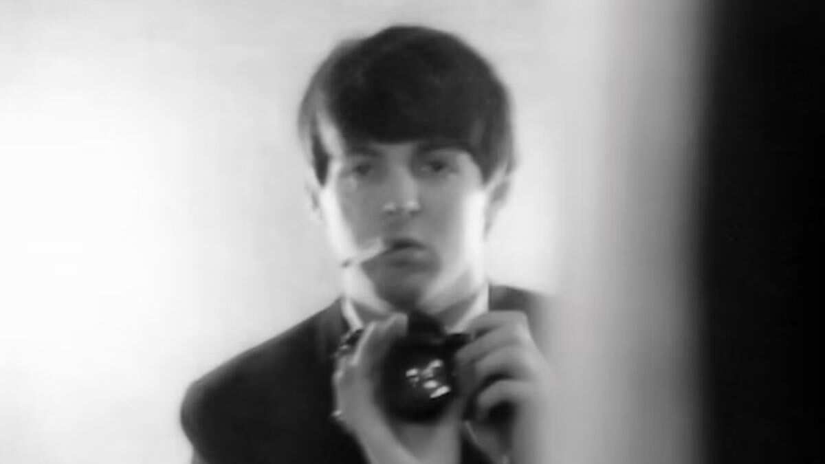A mirror selfie before it was cool