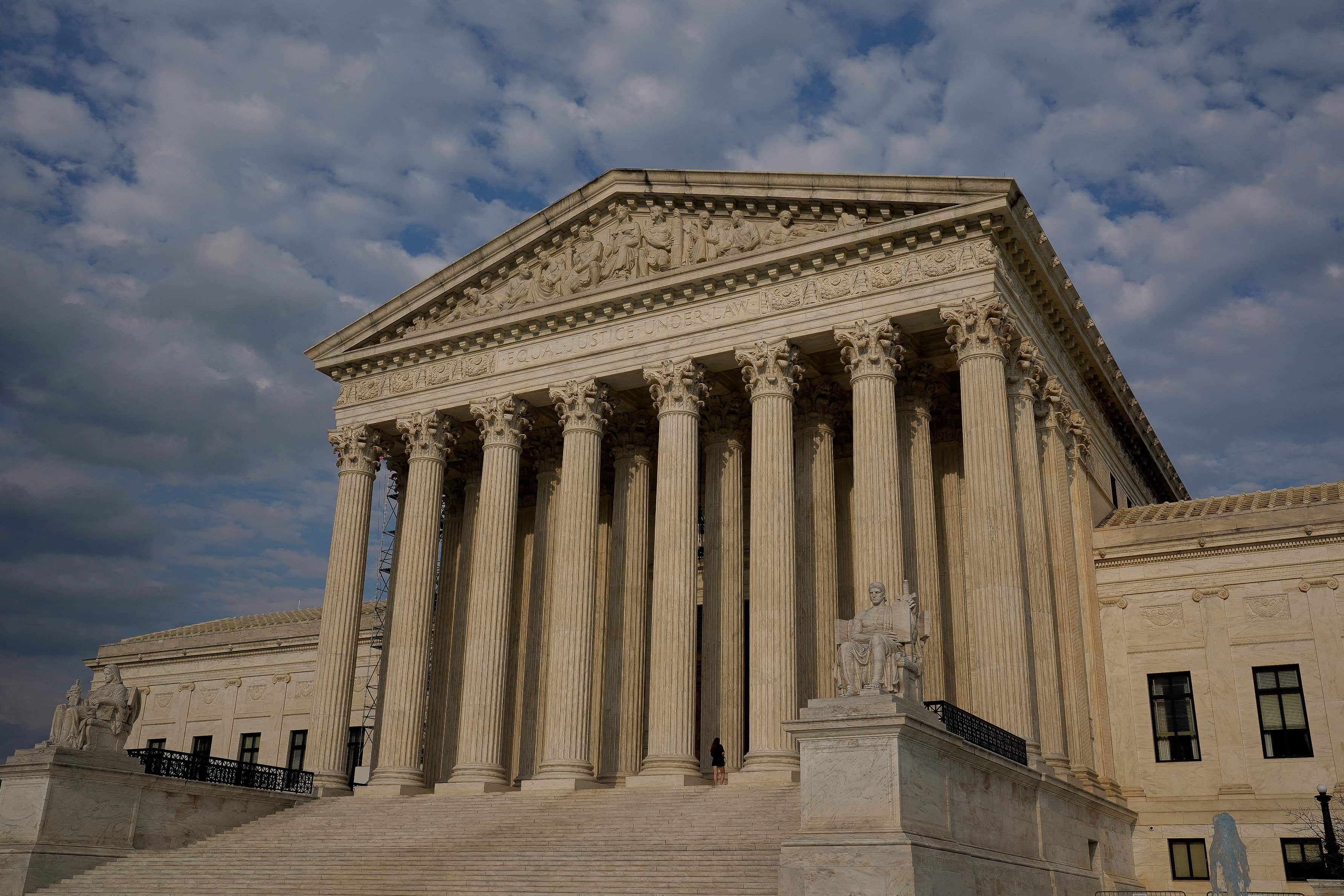 US SC rejects bid to give lawmakers unchecked power over polls; White House praises ruling