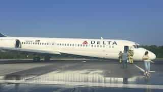 US: Delta Airlines flight makes emergency landing without front gear extended