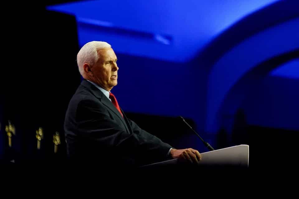 Republican presidential hopeful Mike Pence makes surprise visit to Ukraine Republican presidential hopeful Mike Pence makes surprise visit to Ukraine