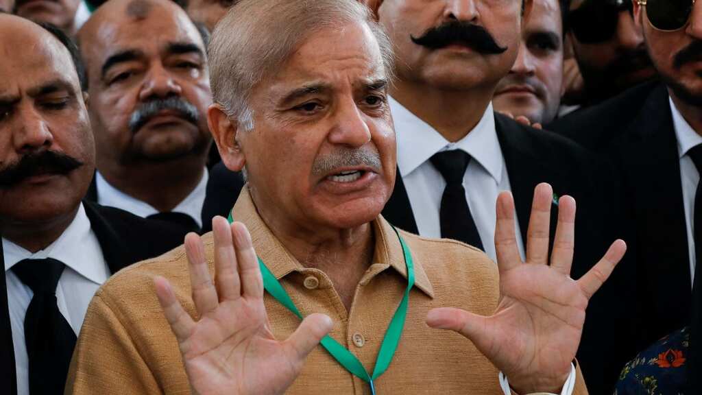 Pakistan secures initial relief of $3bn from IMF in its bid to avoid sovereign default