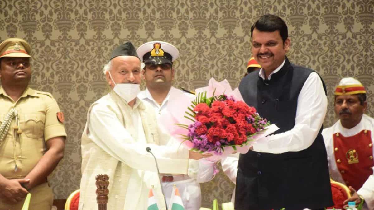 Devendra Fadnavis takes oath