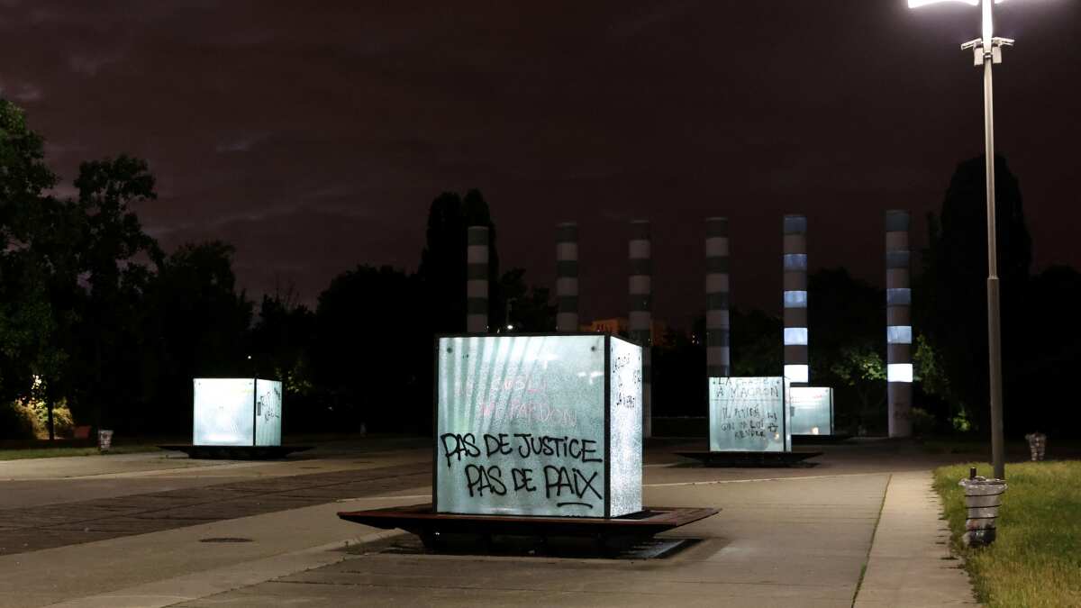 France: Mayors call for anti-riot rally amid relative calm, less arrests France: Mayors call for anti-riot rally amid relative calm, less arrests