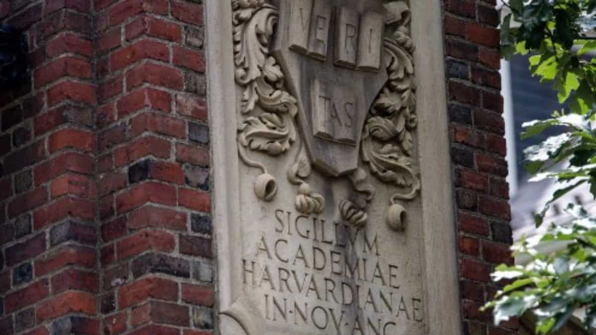 Rights group challenges legacy admissions at Harvard University that often favour whites Rights group challenges legacy admissions at Harvard University that often favour whites