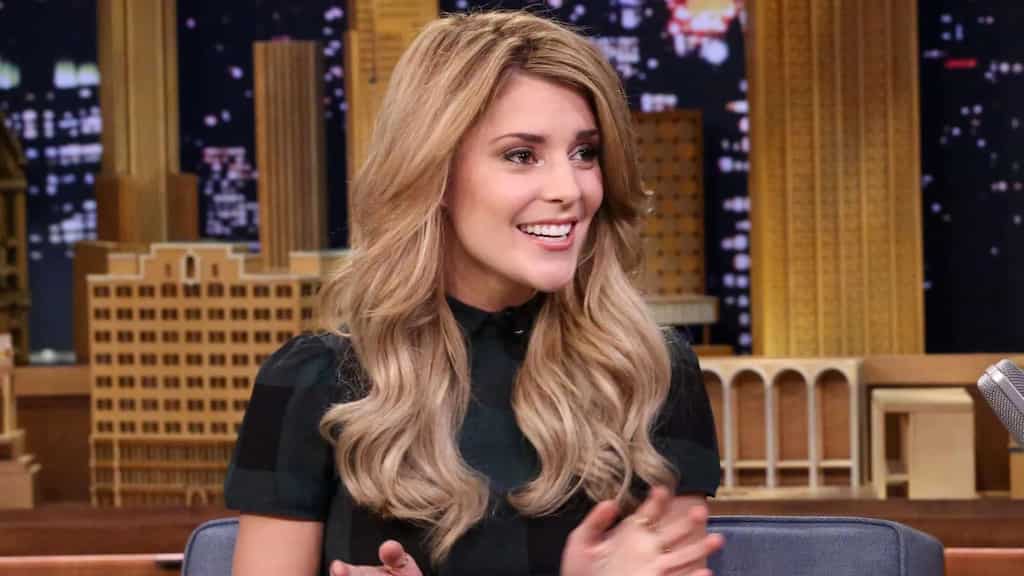 YouTube star Grace Helbig reveals breast cancer diagnosis