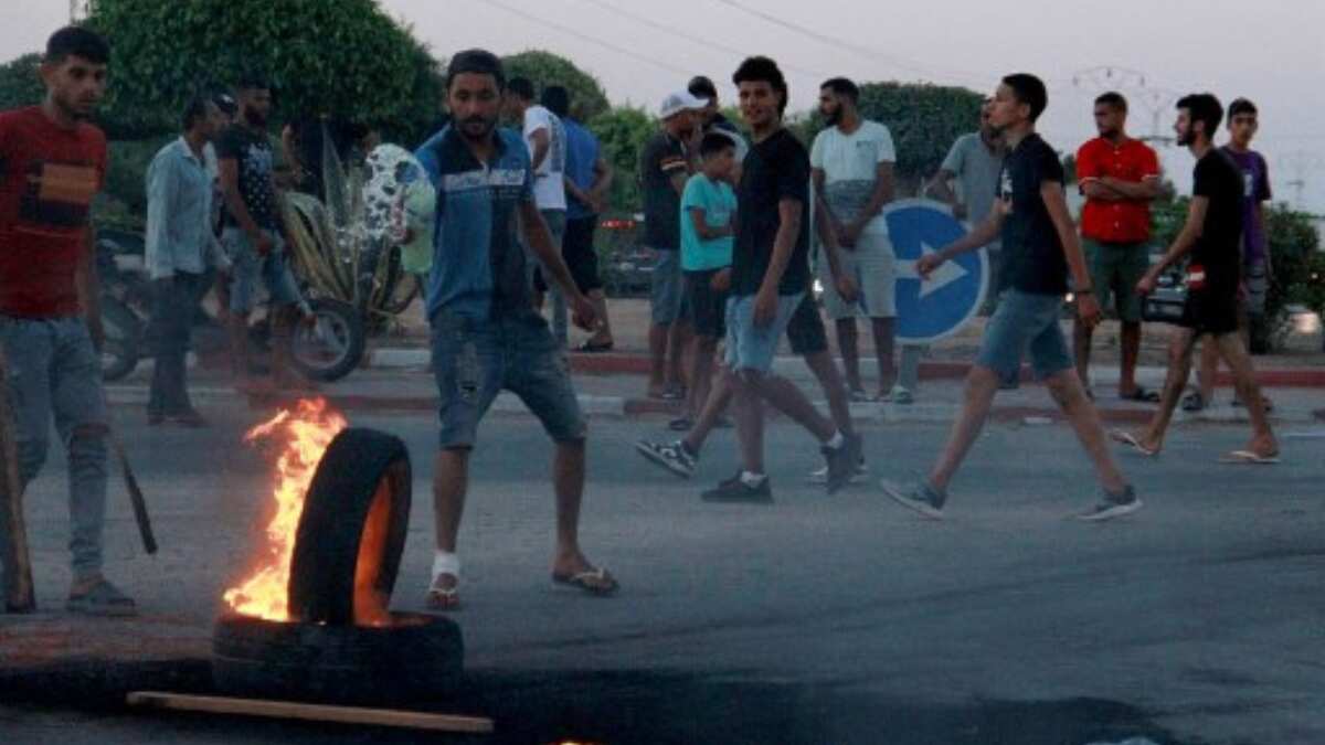 Clashes between migrants and residents