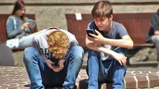Netherlands to ban mobile devices in classrooms from next year