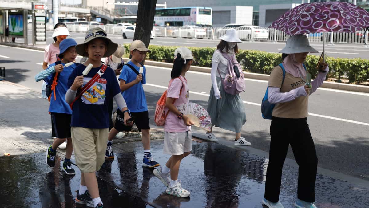 China battles extreme weather conditions