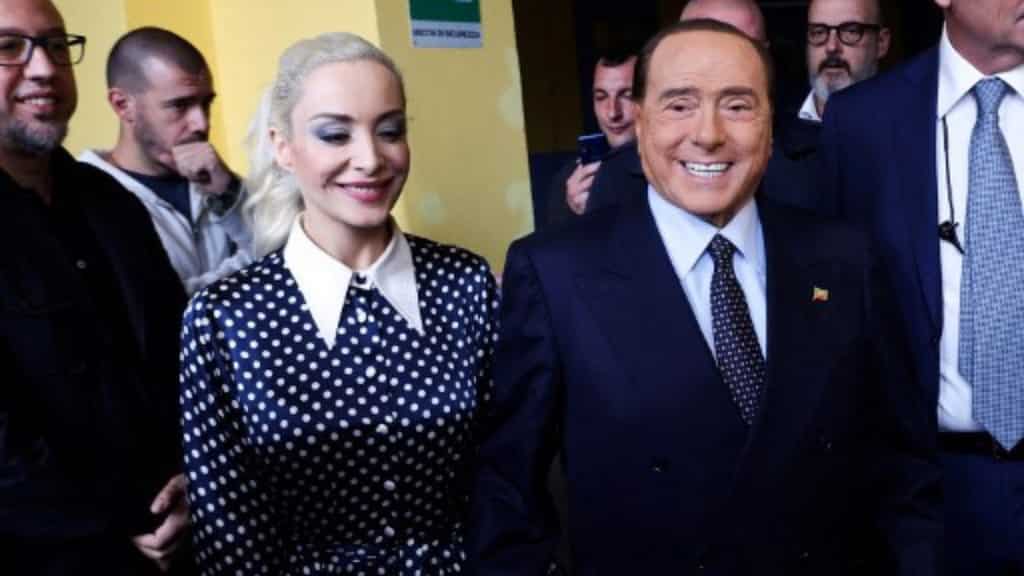 Berlusconi's girlfriend, 53 years junior to him, will get over $100mn; children to inherit businesses