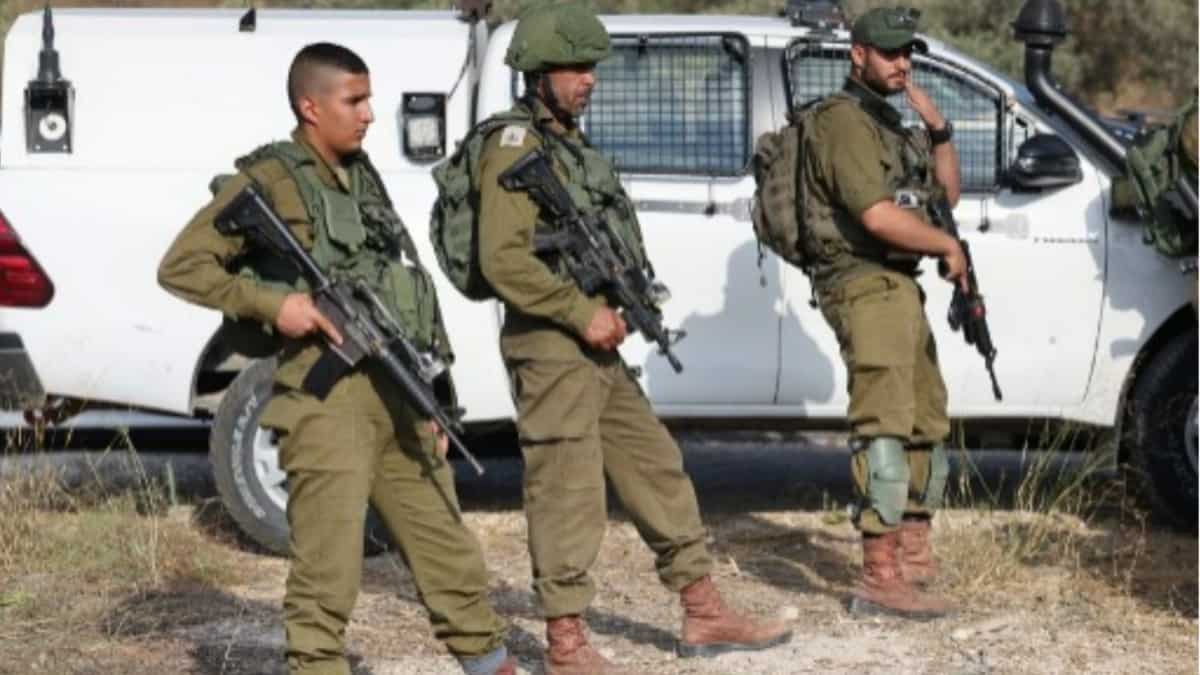 West Bank raid: Israel army kills two Palestinian gunmen West Bank raid: Israel army kills two Palestinian gunmen