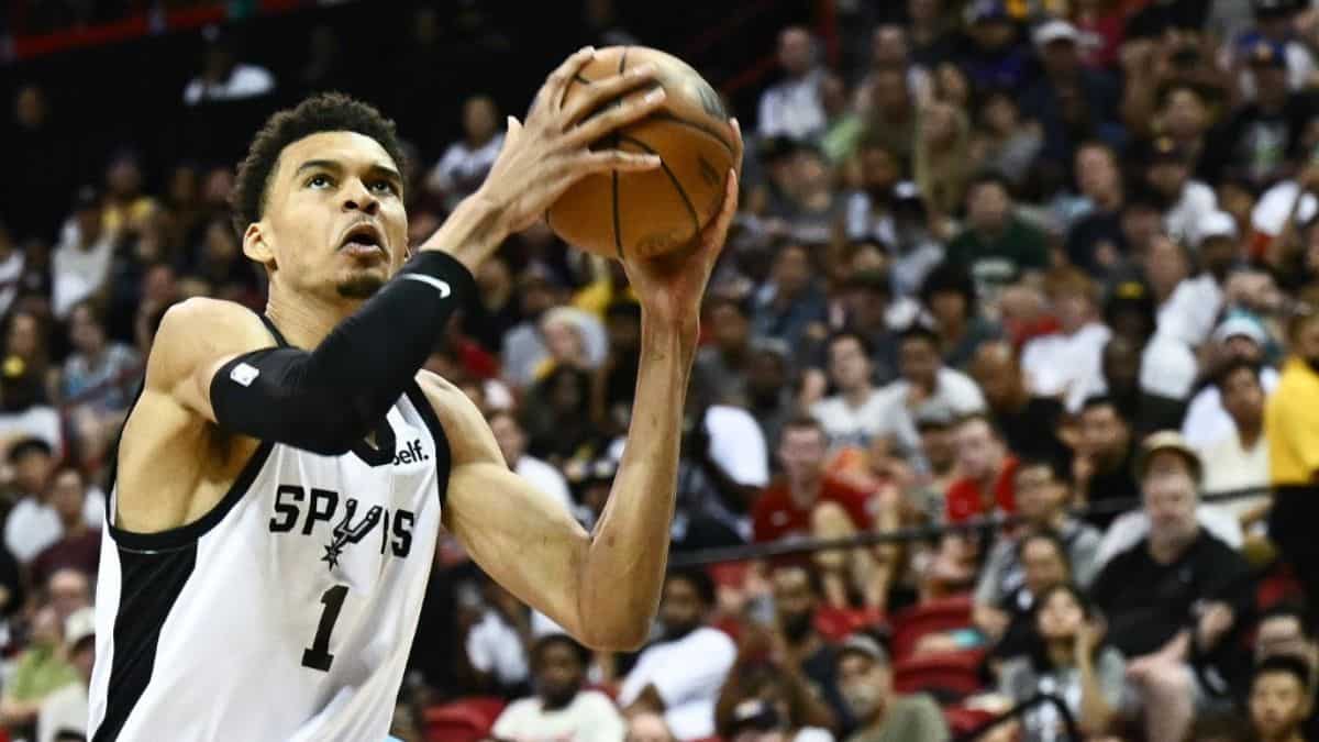 Victor Wembanyama debuts for Spurs in NBA Summer League game against Charlotte Victor Wembanyama debuts for Spurs in NBA Summer League game against Charlotte