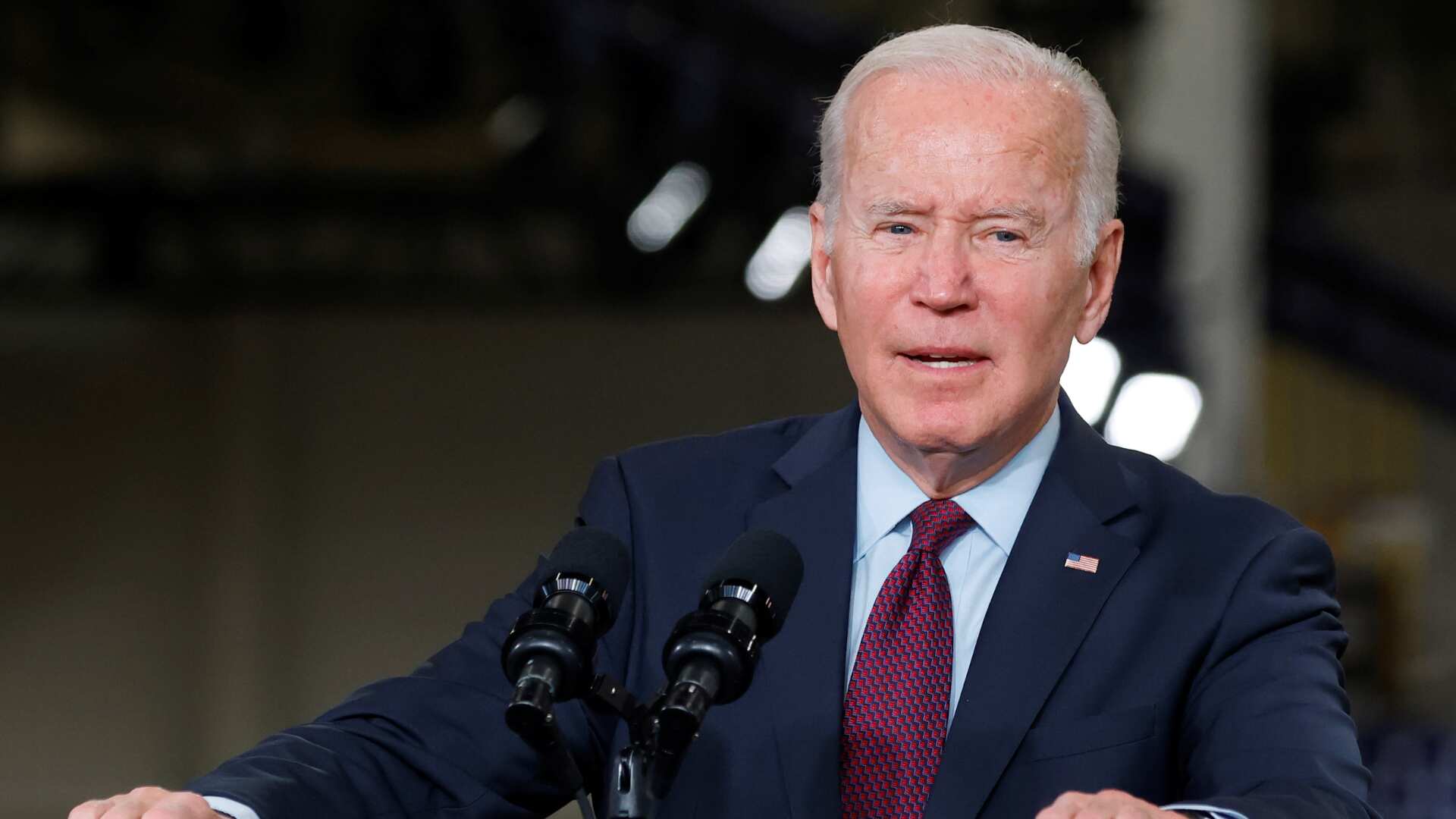 Biden heads to Europe amid heated debate over giving cluster munitions to Kyiv Biden heads to Europe amid heated debate over giving cluster munitions to Kyiv