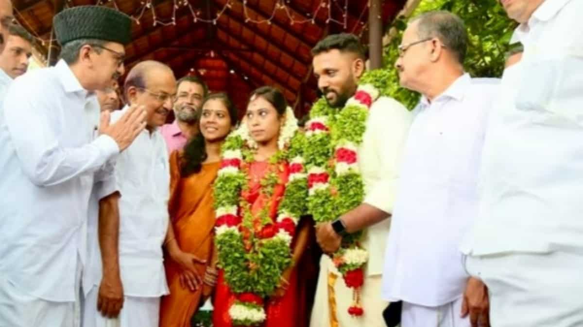 India: Muslim organisation arranges Hindu couple's temple wedding