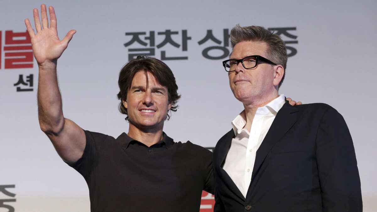WATCH | Tom Cruise surprises moviegoers in Mission Impossible 7 screenings WATCH | Tom Cruise surprises moviegoers in Mission Impossible 7 screenings
