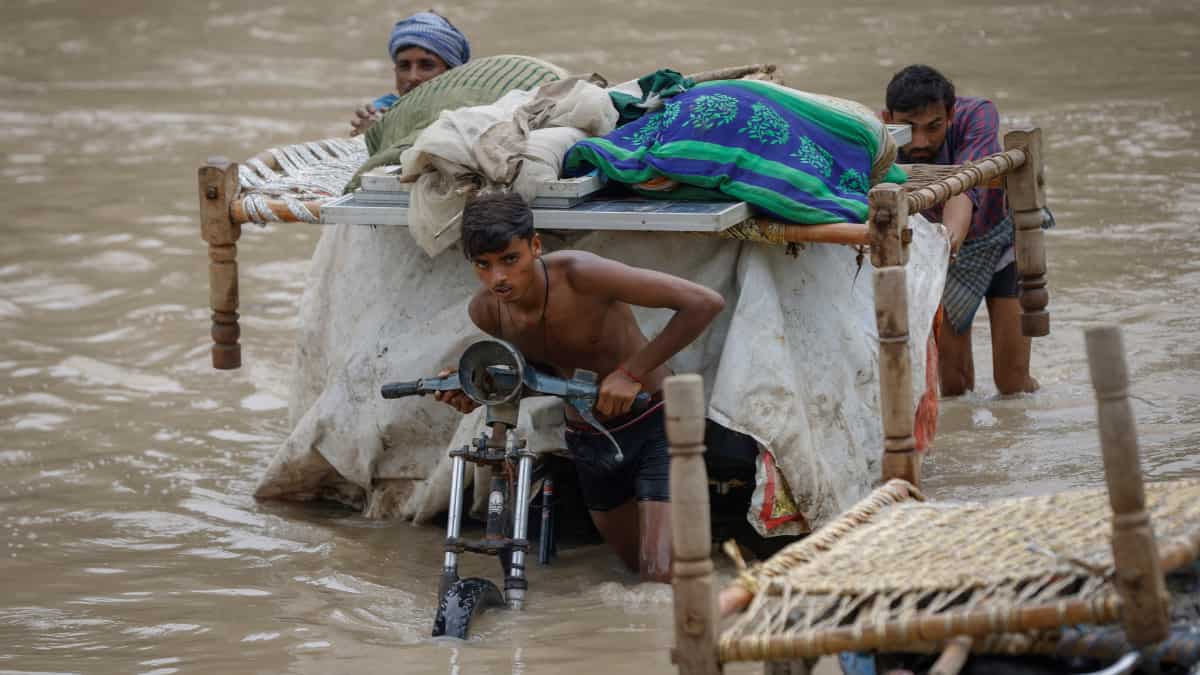 Water level stable in Delhi's Yamuna river for past 3 hours after constant rise; schools, colleges shut Water level stable in Delhi's Yamuna river for past 3 hours after constant rise; schools, colleges shut