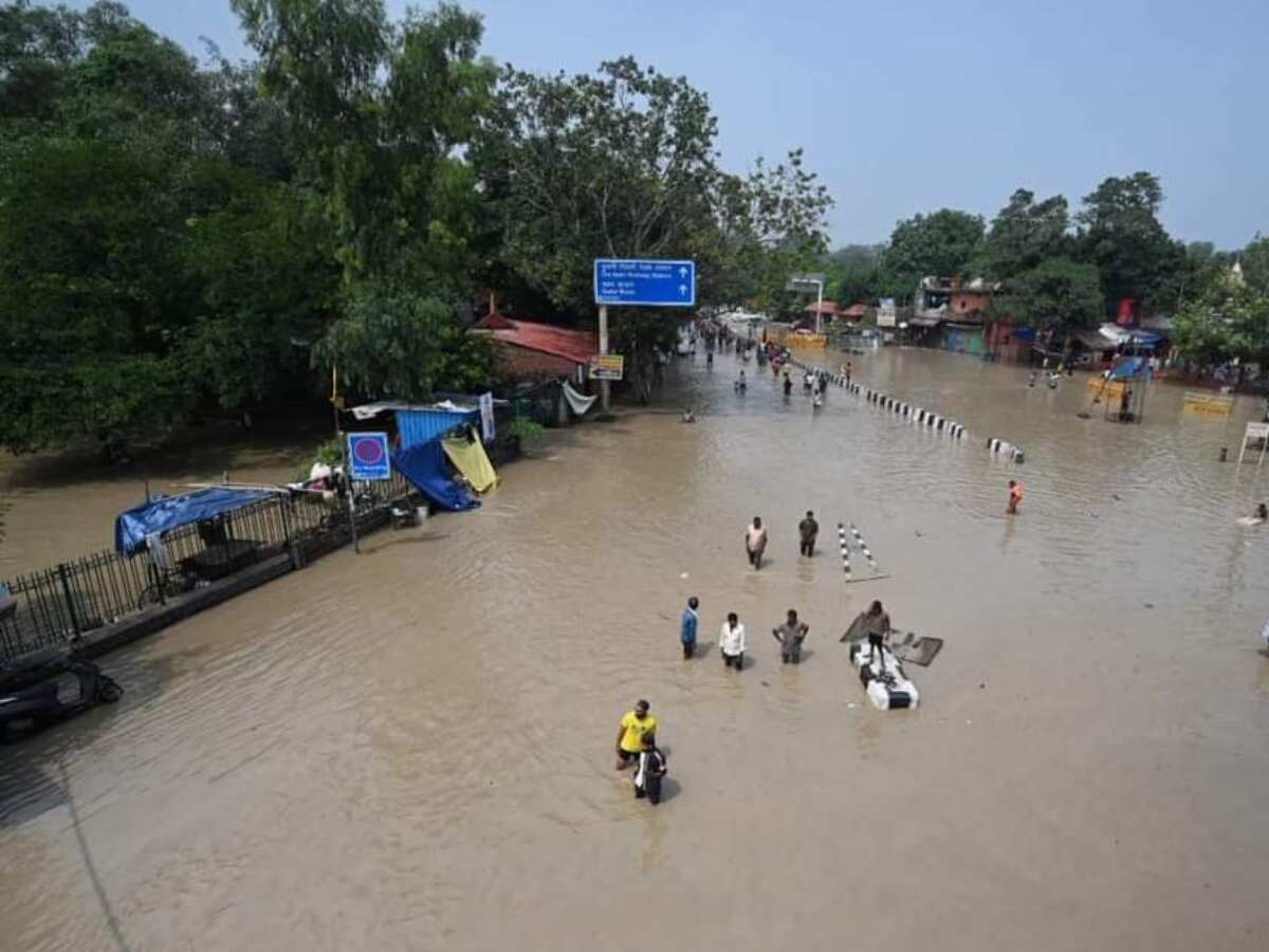 India: Noida schools will remain closed on Friday as Yamuna water level rises India: Noida schools will remain closed on Friday as Yamuna water level rises