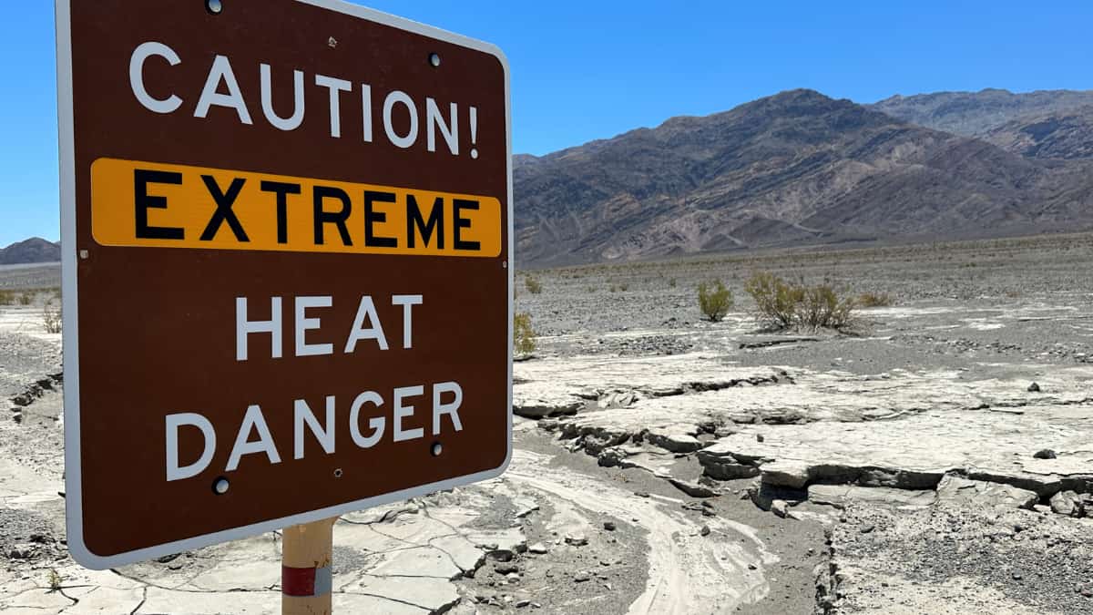 US West and South battle extreme heat wave as deadly flash floods persist in Northeast US West and South battle extreme heat wave as deadly flash floods persist in Northeast