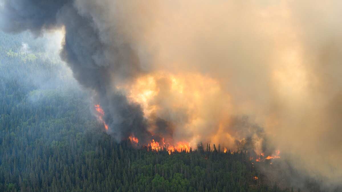 Smoke from Canadian wildfires places 60 million US residents under air quality alerts Smoke from Canadian wildfires places 60 million US residents under air quality alerts