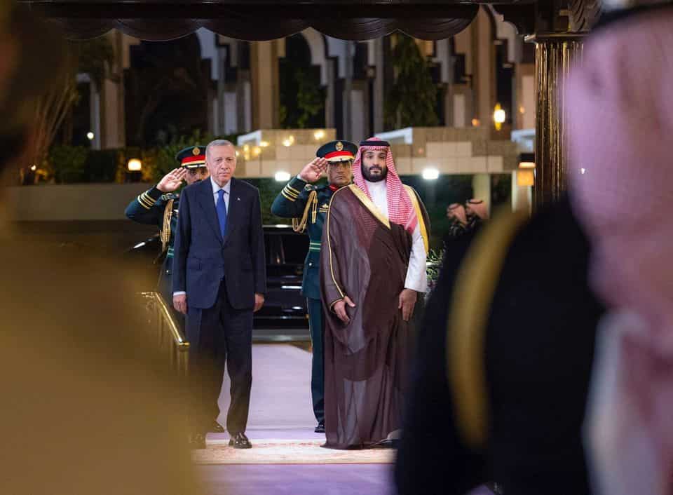 Erdogan signs defence and energy deals with Saudi Arabia to fix Turkey’s ailing economy Erdogan signs defence and energy deals with Saudi Arabia to fix Turkey’s ailing economy
