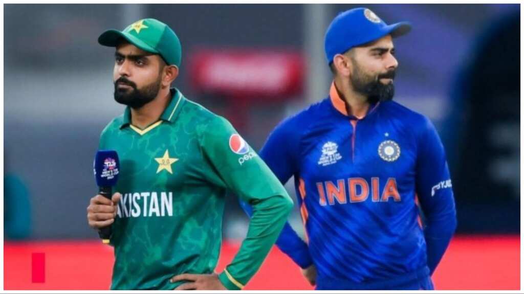 Former Pakistan pacer opines on Virat Kohli vs Babar Azam debate, claims can get Indian star out 'easily'