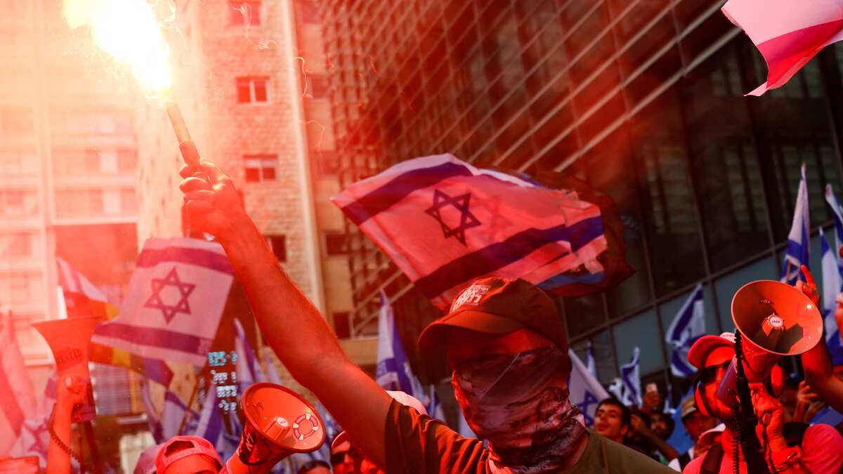 Anti-overhaul protests to expand