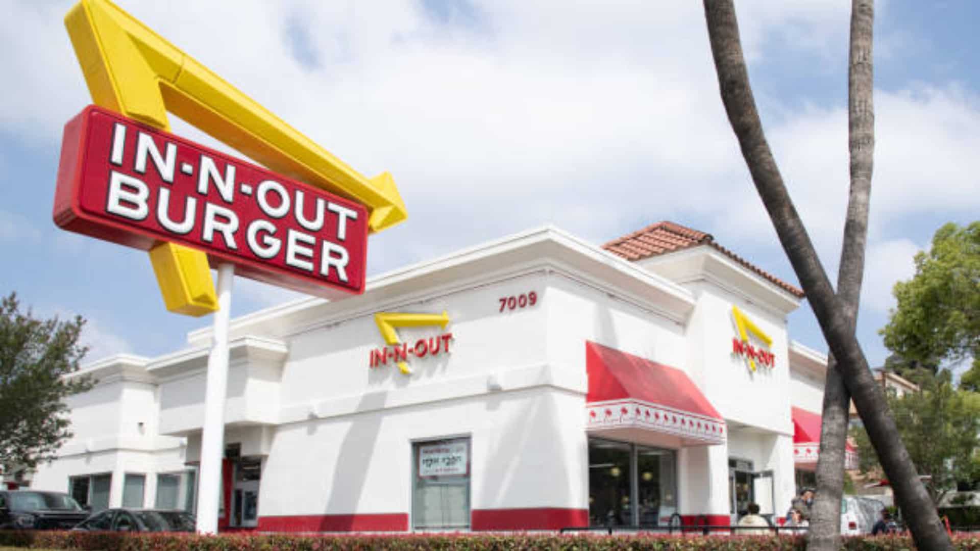 In-N-Out says no to masks: Burger chain bans employees from wearing masks in 5 US states In-N-Out says no to masks: Burger chain bans employees from wearing masks in 5 US states