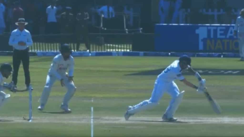 SL vs PAK: Abdullah Shafique's one-hand stunner is too good to miss, internet calls it sorcery