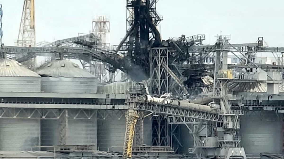 Ukraine says Russian missiles strike Odesa grain warehouses Ukraine says Russian missiles strike Odesa grain warehouses