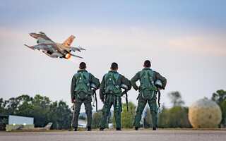 Over 1,000 Israeli Air Force reservists threaten to halt duties in protest against proposed judicial overhaul
