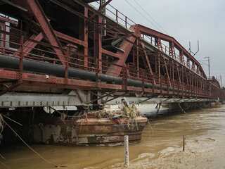 India weather: Yamuna river continues to flow above danger mark, Hindon river waters also rise