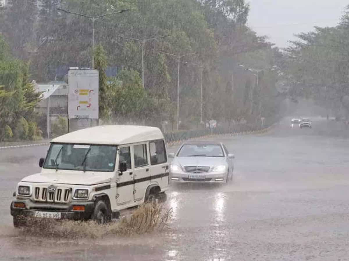 Rain updates: Mumbai gets respite from downpour; 'Orange' alert in parts of Gujarat after heavy rain Rain updates: Mumbai gets respite from downpour; 'Orange' alert in parts of Gujarat after heavy rain