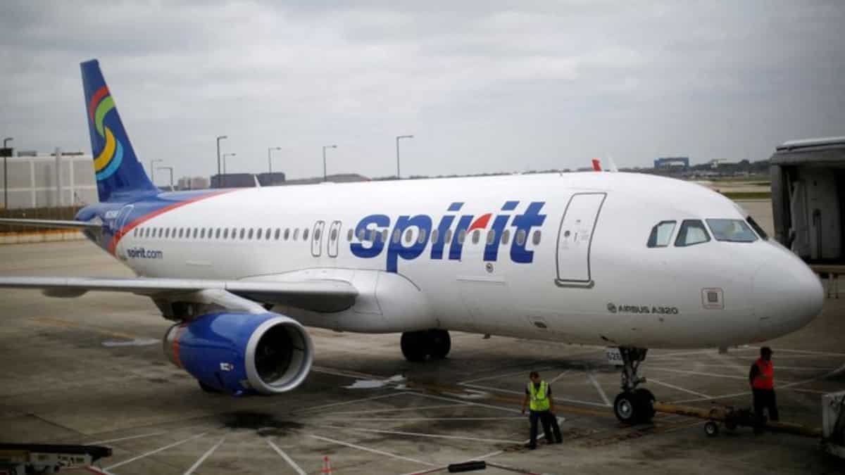 Woman urinates on floor of plane, alleges airline did not let her use washroom Woman urinates on floor of plane, alleges airline did not let her use washroom