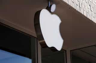Apple faces $1 billion class action lawsuit by app developers in UK
