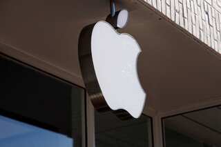 Apple faces $1 billion class action lawsuit by app developers in UK