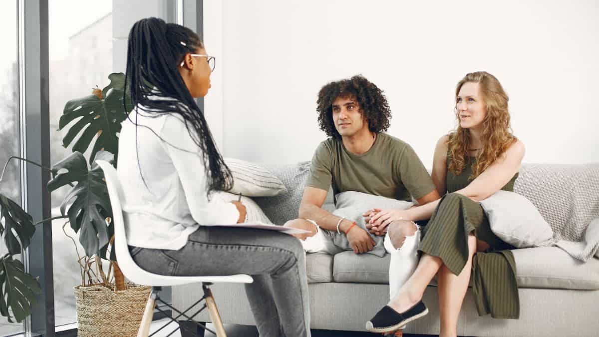 Couples therapist shares 5 secrets to a happy and fulfilling relationship | Exclusive Couples therapist shares 5 secrets to a happy and fulfilling relationship | Exclusive