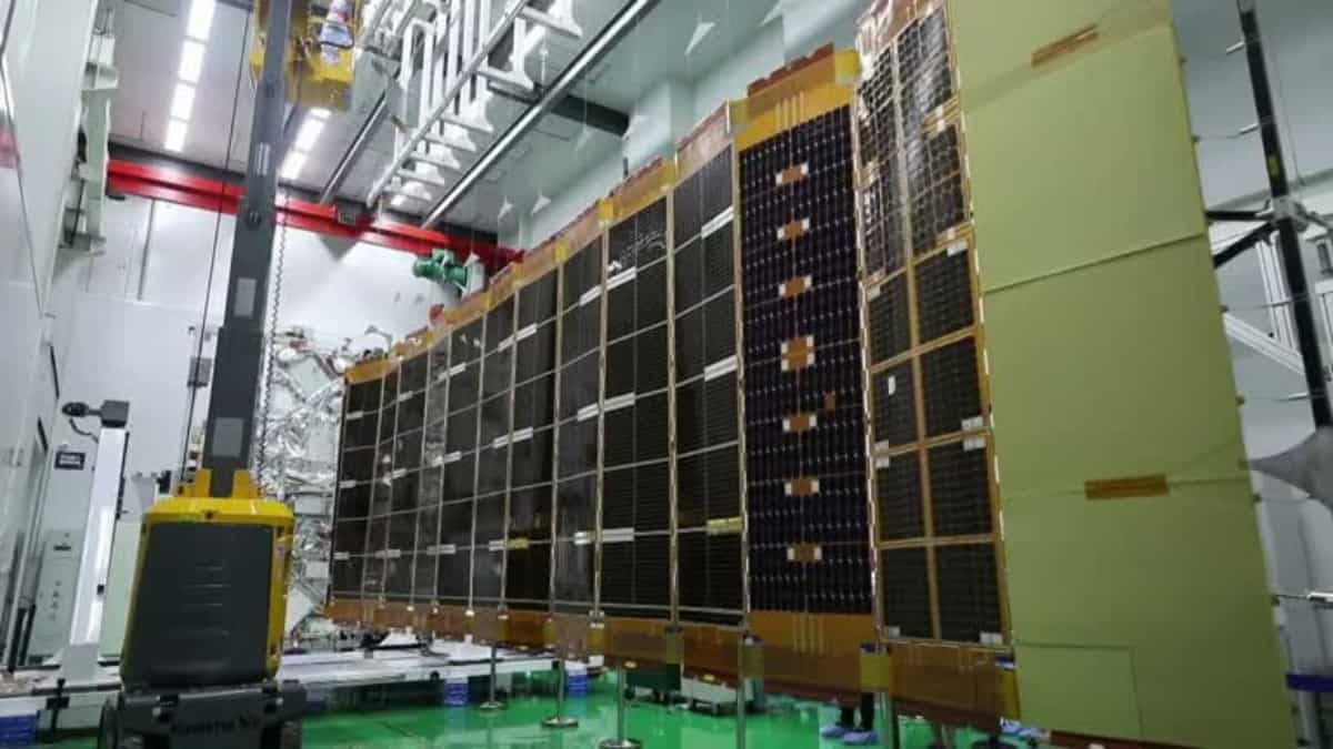 China pushes through communications satellite to rival Elon Musk’s Starlink China pushes through communications satellite to rival Elon Musk’s Starlink