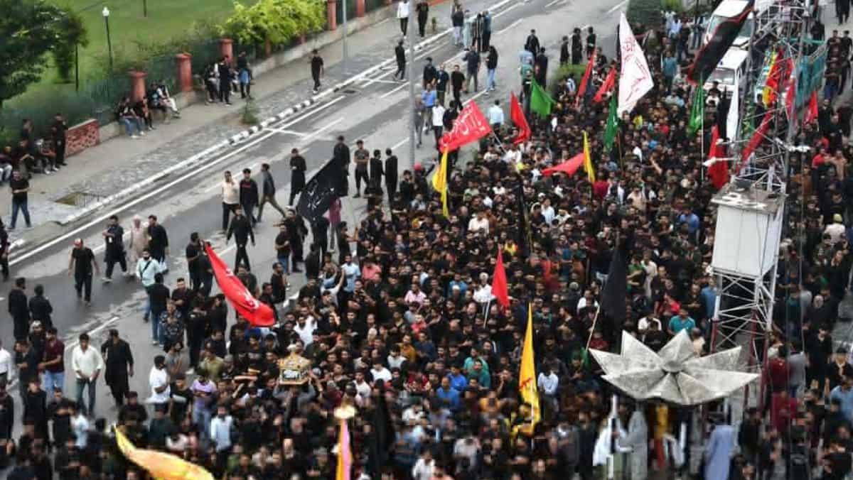 'Testimony to normalcy in J-K,' says LG as Shias take out Muharram procession after 33 years 'Testimony to normalcy in J-K,' says LG as Shias take out Muharram procession after 33 years