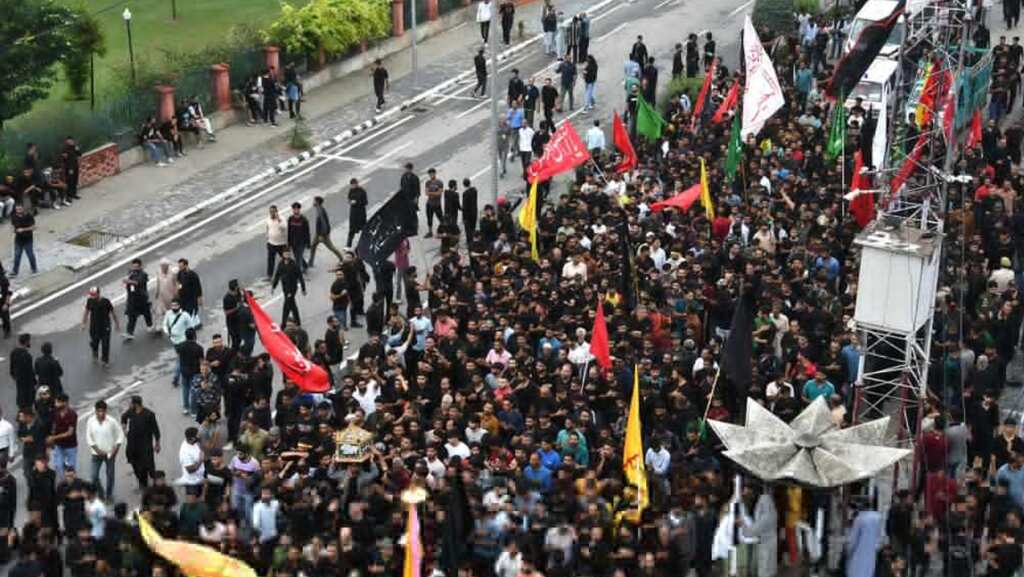 Pakistan plans comprehensive social media ban for Muharram