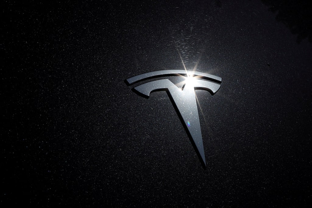 Tesla created secret team to suppress thousands of driving range complaints