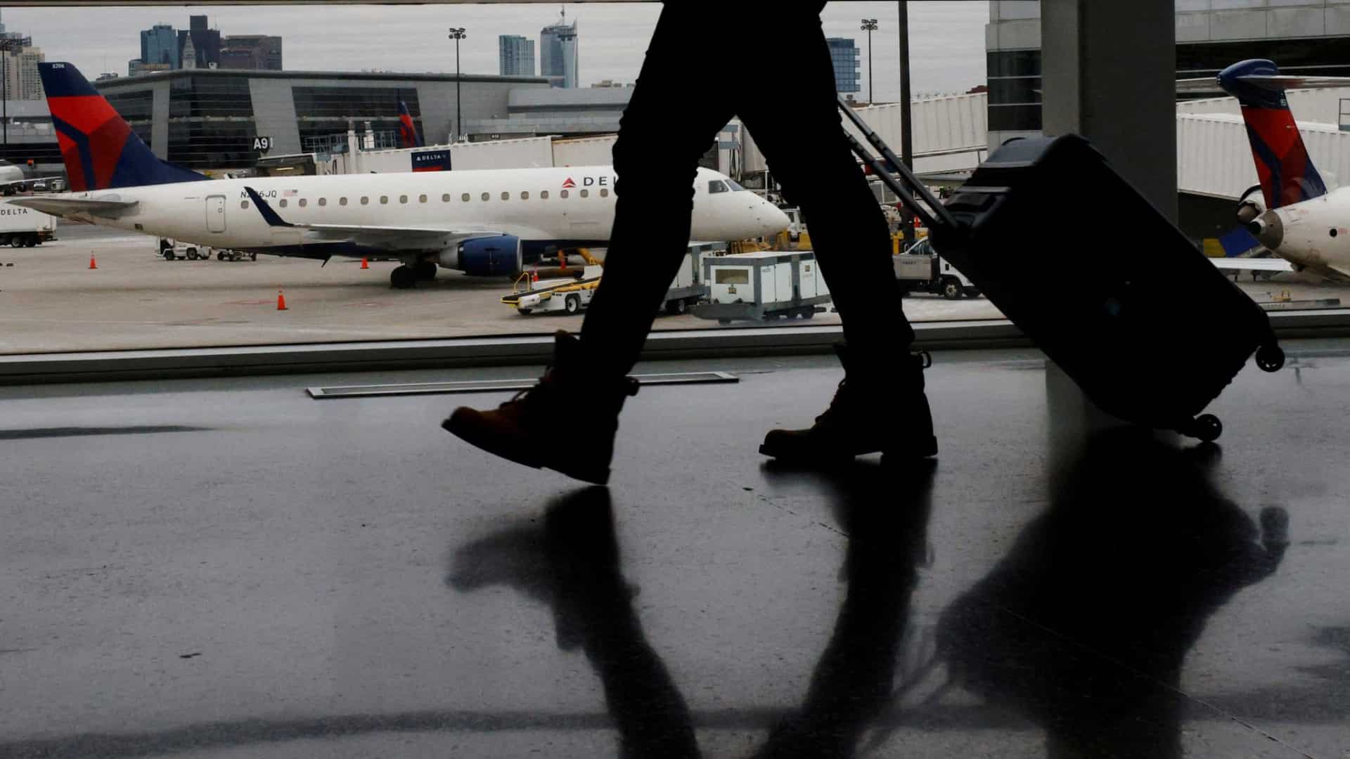 US: Weather causes over 700 flight cancellations, further disruptions expected