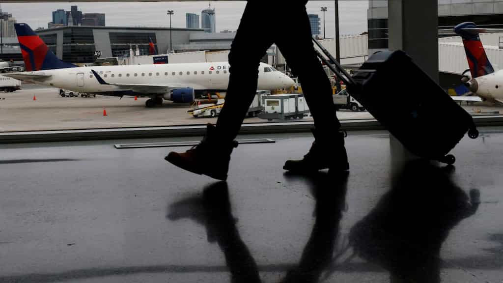 US: Weather causes over 700 flight cancellations, further disruptions expected