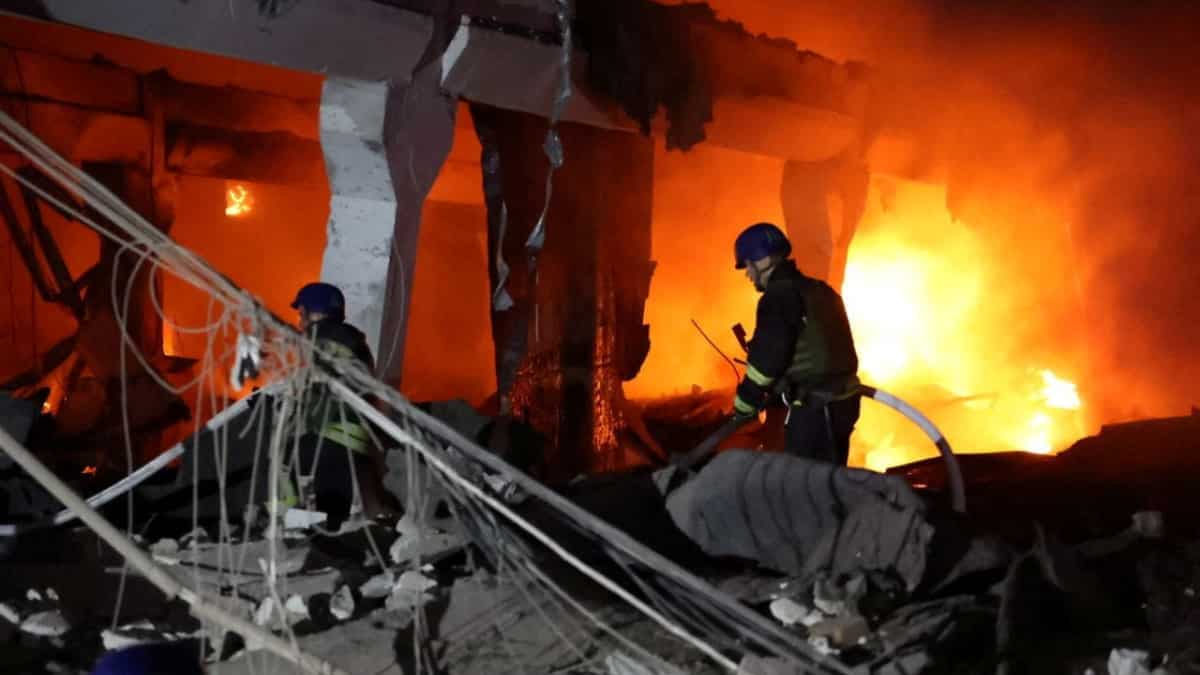 Russia strikes Dnipro amid reports of Ukraine using North Korean rockets Russia strikes Dnipro amid reports of Ukraine using North Korean rockets
